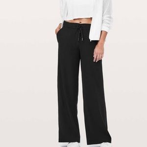 Lululemon on the fly wide leg pants